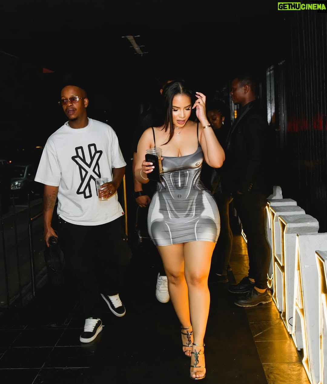 Thuli Phongolo - 246.1K Likes - Abo Nokthula 🥵

📸 : @innographer