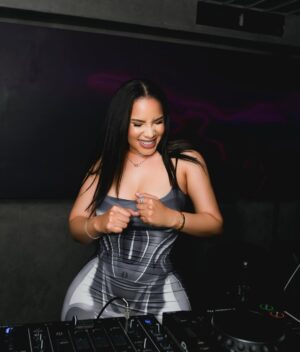 Thuli Phongolo Instagram - Abo Nokthula 🥵
📸 : @innographer