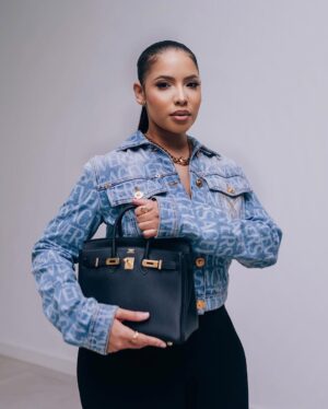 Thuli Phongolo Instagram - No shade, just love 🤍