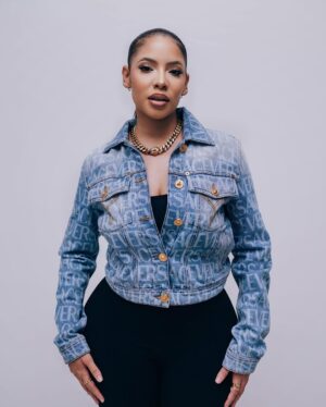 Thuli Phongolo Instagram - No shade, just love 🤍