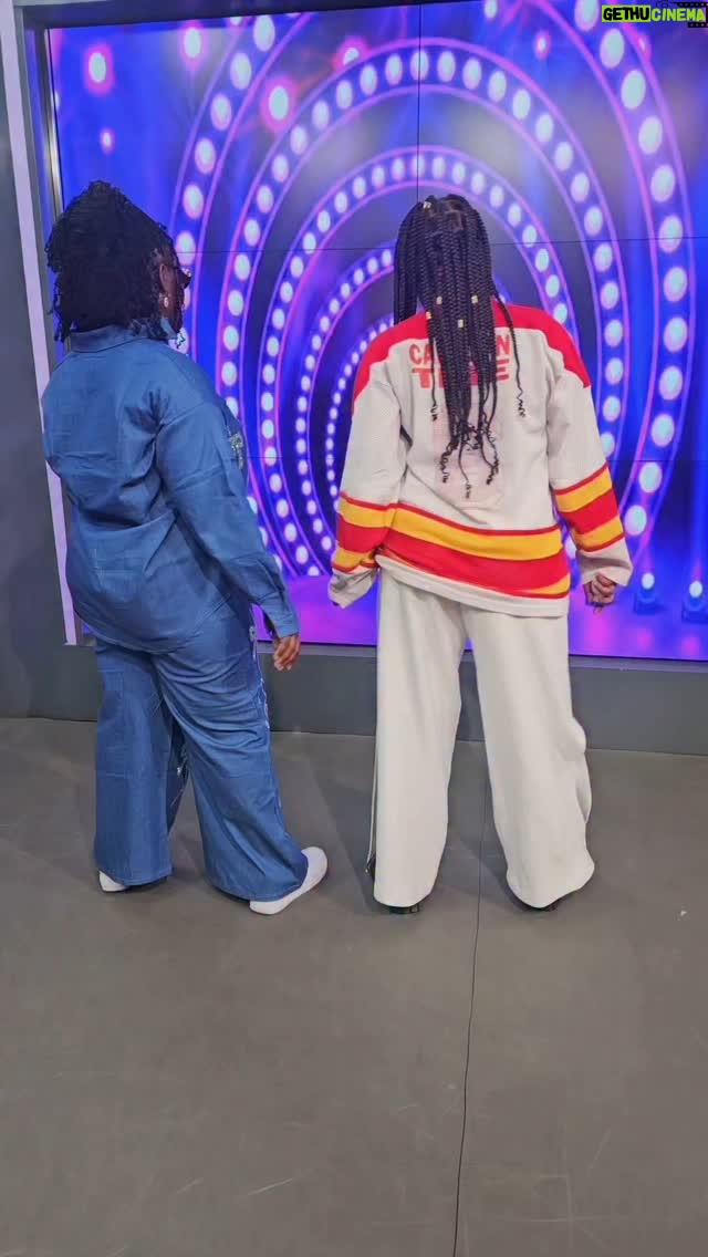 Tima Kumkum - 2.2K Likes - we are BACK again, mehnn.. #timakumkumxsistersandyserie #timakumkum #sistersandybiy3guy watch for more #throwback videos ❤️❤️❤️ 

Tima's  attire & Sneakers; @kpcollectiongh
Tima's hair; @snashbeautycare