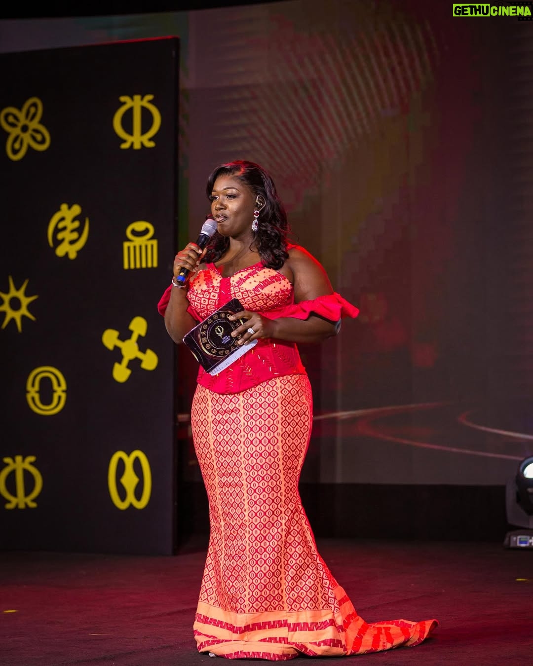 Tima Kumkum - 5.3K Likes - This is how I rocked the @missgoldenstool stage last night, all tnx to @gracedhandspixels for taking me unaware shots, I love each and every one of them. 

MUA @theglamour_haven 
Hair @theglamour_haven 
Kente @linds_kente_avenue 
👗 @lyran_collections 
Stylist @emmy_thestylist 
Shoes @rosepetal233 
📸 @gracedhandspixels 

#timakumkum #mametwo✌️ #thatobuasigirl #akyemfantechick #oluwaisinvolved #ForeverMrsDuodu
#missgoldenstool