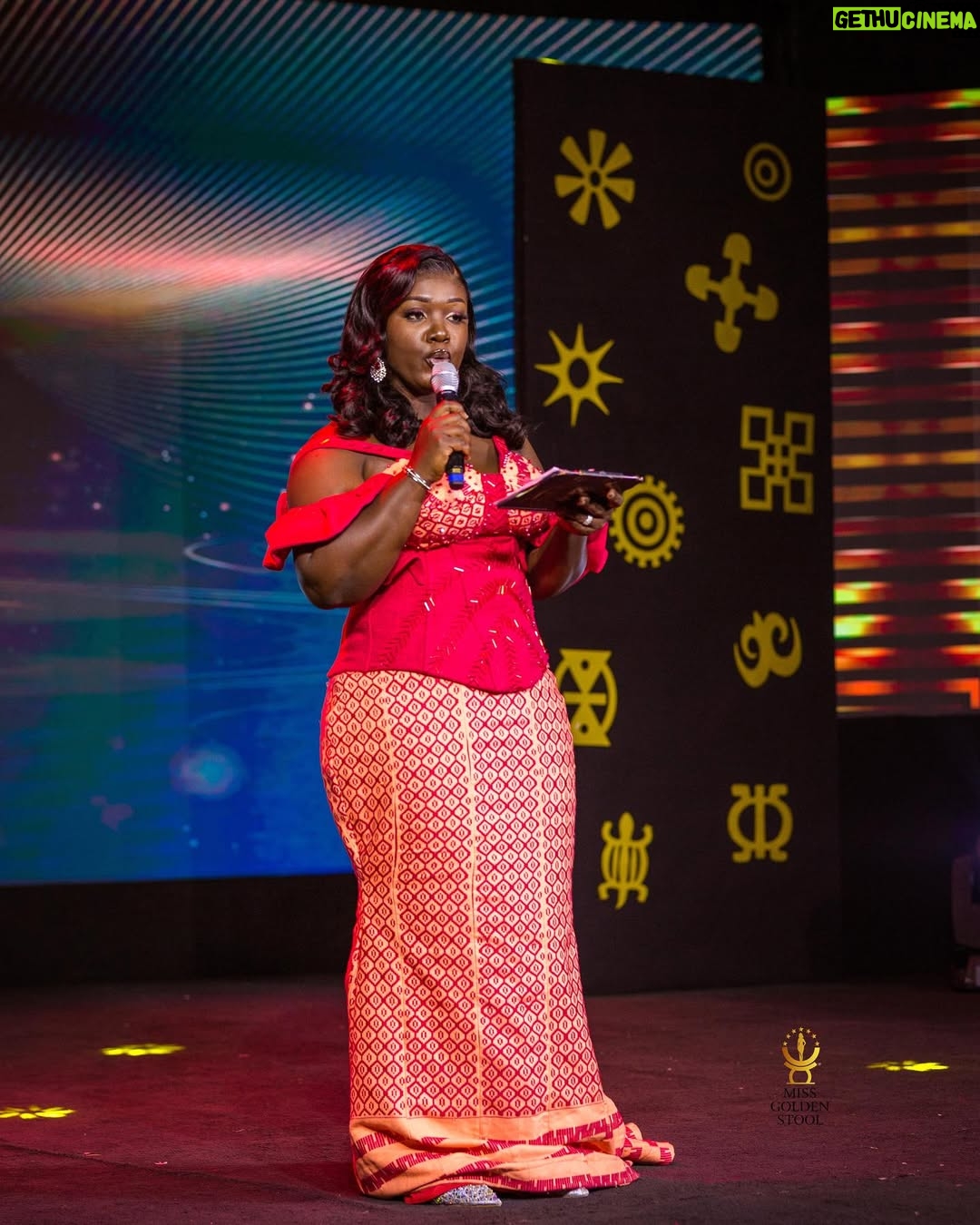 Tima Kumkum - 5.3K Likes - This is how I rocked the @missgoldenstool stage last night, all tnx to @gracedhandspixels for taking me unaware shots, I love each and every one of them. 

MUA @theglamour_haven 
Hair @theglamour_haven 
Kente @linds_kente_avenue 
👗 @lyran_collections 
Stylist @emmy_thestylist 
Shoes @rosepetal233 
📸 @gracedhandspixels 

#timakumkum #mametwo✌️ #thatobuasigirl #akyemfantechick #oluwaisinvolved #ForeverMrsDuodu
#missgoldenstool