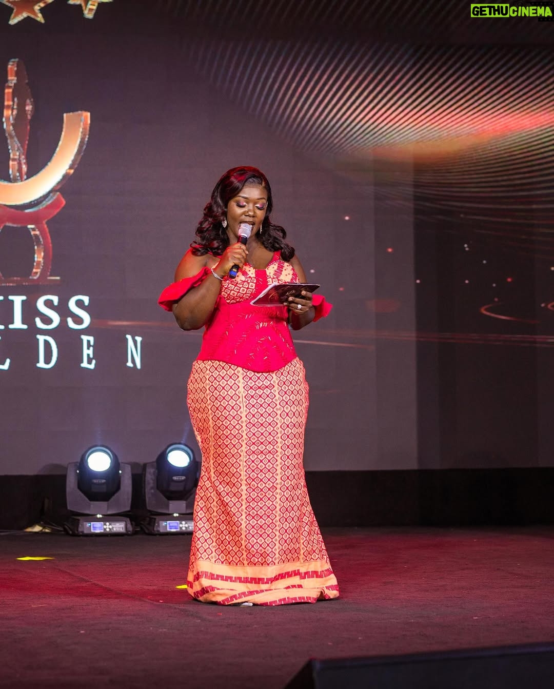 Tima Kumkum - 5.3K Likes - This is how I rocked the @missgoldenstool stage last night, all tnx to @gracedhandspixels for taking me unaware shots, I love each and every one of them. 

MUA @theglamour_haven 
Hair @theglamour_haven 
Kente @linds_kente_avenue 
👗 @lyran_collections 
Stylist @emmy_thestylist 
Shoes @rosepetal233 
📸 @gracedhandspixels 

#timakumkum #mametwo✌️ #thatobuasigirl #akyemfantechick #oluwaisinvolved #ForeverMrsDuodu
#missgoldenstool