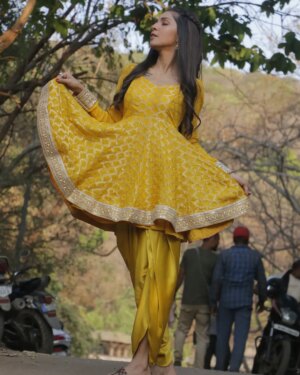 Tisha Kapoor Instagram - Be happie with yourself 💛🧿💫
.
.
.
Happie to be prajakta thank you @shaikafilms ❤️🧿
.
Pc:- @future_film_
Make up by :- @makeup_artist_sanjana_16
.
.
.
#Insta #instagram #instapicture #instapost #viralpost #pictureperfect #picoftheday #yellow #haldi #happy #smile #love #beauty #indianlook #blessed #ghkkpm #ghumhaikisikeypyaarmeiin #starplus #tishians
.
.
.
Lots of love 💙
Bun hugs 🐇🤗
Be kind to strays 🐾🤗😘🥰
Love and gratitude 😇 💫🔱🕉
Should I share more pictures of this luk?💛🤍