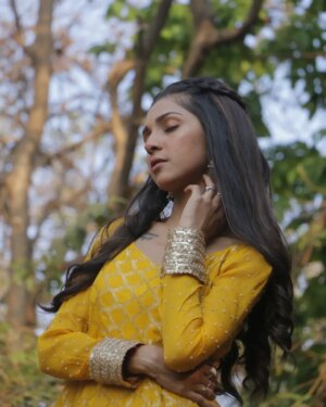 Tisha Kapoor Instagram - Be happie with yourself 💛🧿💫
.
.
.
Happie to be prajakta thank you @shaikafilms ❤️🧿
.
Pc:- @future_film_
Make up by :- @makeup_artist_sanjana_16
.
.
.
#Insta #instagram #instapicture #instapost #viralpost #pictureperfect #picoftheday #yellow #haldi #happy #smile #love #beauty #indianlook #blessed #ghkkpm #ghumhaikisikeypyaarmeiin #starplus #tishians
.
.
.
Lots of love 💙
Bun hugs 🐇🤗
Be kind to strays 🐾🤗😘🥰
Love and gratitude 😇 💫🔱🕉
Should I share more pictures of this luk?💛🤍