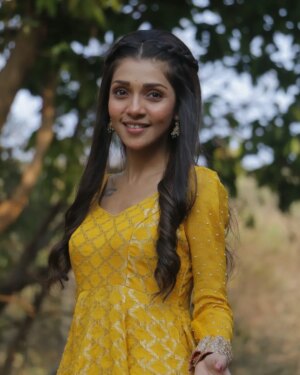 Tisha Kapoor Instagram - Be happie with yourself 💛🧿💫
.
.
.
Happie to be prajakta thank you @shaikafilms ❤️🧿
.
Pc:- @future_film_
Make up by :- @makeup_artist_sanjana_16
.
.
.
#Insta #instagram #instapicture #instapost #viralpost #pictureperfect #picoftheday #yellow #haldi #happy #smile #love #beauty #indianlook #blessed #ghkkpm #ghumhaikisikeypyaarmeiin #starplus #tishians
.
.
.
Lots of love 💙
Bun hugs 🐇🤗
Be kind to strays 🐾🤗😘🥰
Love and gratitude 😇 💫🔱🕉
Should I share more pictures of this luk?💛🤍