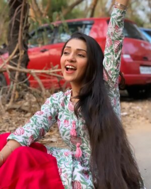 Tisha Kapoor Instagram - Nachan nu jee karda 🧿💫❤️
.
.
.
.
#instagram #insta #instapost #instapicture #pictureperfect #picoftheday #viralpost #red #love #blessed #happy #greatful #smile #ghkkpm #ghumhaikisikeypyaarmeiin #starplus #tishians #cute
.
.
.
Lots of love ❤️
Bun hugs 🐇🤗
Be kind to animals 🐾🥰😘💙
Love and gratitude 😇💫🔱🕉