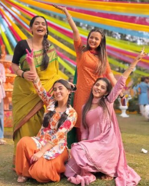 Tisha Kapoor Instagram - Holi fever ...🧿💫
More pictures to come❤️
.
.
.
.
.
@sameeksha.sud_ @mrunali_shirke_official_
@mi_meera_ @lafantar_lucky
#instagram #Insta #instaholi #instapost #instapicture #pictureperfect #pictureoftheday #holi #colors #love #Peace #happyplace #happy #blessed #ghkkpm #ghumhaikisikeypyaarmeiin #starplus #tishians
.
.
Lots of ❤️
Bun hugs 🐇🤗
Be kind to strays 🐾😘💙🥰
Love and gratitude 😇🤗🔱