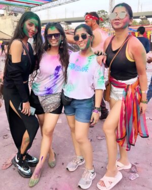 Tisha Kapoor Instagram - Holi fever ...🧿💫
More pictures to come❤️
.
.
.
.
.
@sameeksha.sud_ @mrunali_shirke_official_
@mi_meera_ @lafantar_lucky
#instagram #Insta #instaholi #instapost #instapicture #pictureperfect #pictureoftheday #holi #colors #love #Peace #happyplace #happy #blessed #ghkkpm #ghumhaikisikeypyaarmeiin #starplus #tishians
.
.
Lots of ❤️
Bun hugs 🐇🤗
Be kind to strays 🐾😘💙🥰
Love and gratitude 😇🤗🔱