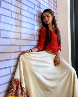 Tisha Kapoor Instagram - 💙💫🧿
.
.
.
.
.
#Instagram #insta #instapicture #instapost #pictureperfect #picoftheday #white #red #ghkkpm #ghumhaikisikeypyaarmeiin #starplus #love #blessed #smile #peace #tishians
.
.
.
.
.
Lots of love ❤️
Bun hugs 🐇🤗
Be kind to our strays 🐾❤️🥰
Love and gratitude 💙😇🔱