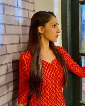 Tisha Kapoor Instagram - 💙💫🧿
.
.
.
.
.
#Instagram #insta #instapicture #instapost #pictureperfect #picoftheday #white #red #ghkkpm #ghumhaikisikeypyaarmeiin #starplus #love #blessed #smile #peace #tishians
.
.
.
.
.
Lots of love ❤️
Bun hugs 🐇🤗
Be kind to our strays 🐾❤️🥰
Love and gratitude 💙😇🔱