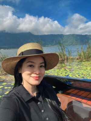 Titi Kamal Instagram - 💖☘️🌿 slow living
.
.
#bedugul #bali #bedugulbali
