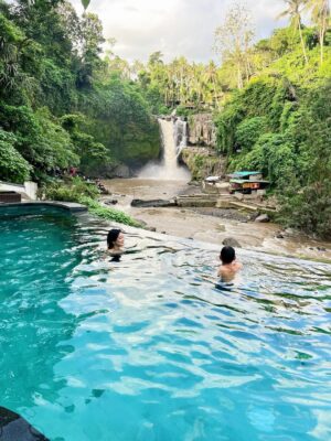 Titi Kamal Instagram - Beautiful Ubud 💖💖💖🍀🍀🍀
.
.
.
#ubud #bali #indonesia #waterfall
