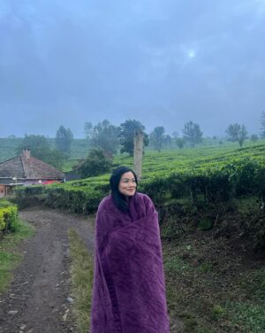 Titi Kamal Instagram - Bandung saat break syuting Film Getih Ireng. Menyenangkan dan syahdu💖 #Bandung