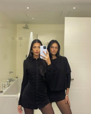 Tiziana Sabatini Instagram - Muchas mirror selfies, comida, Kaia, cancha, accidentes y algunos lugarcitos <3
En Roma