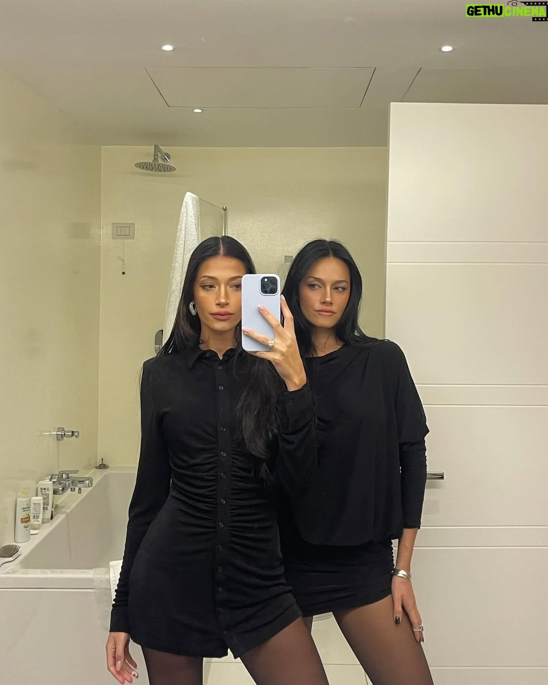 Tiziana Sabatini - 84.2K Likes - Muchas mirror selfies, comida, Kaia, cancha, accidentes y algunos lugarcitos <3

En Roma
