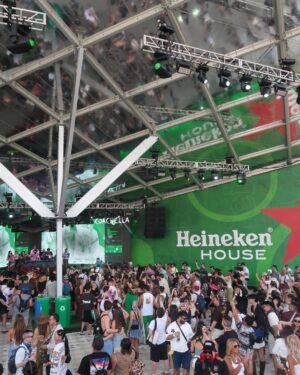Tiziana Sabatini Instagram - día 3 y último de esta locuraaaaaa 🌈✨💚🍺 @heineken_ar