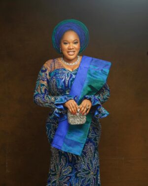 Toyin Abraham Instagram - Outfit tailored @ykarisfashion
Fabric @ewalagos.ng
Accessories & purse @tavinstoresbytiwabola
Makeup @bernards_magic
Pls watch Street Genius on Toyin Abraham Tv on YouTube 💪💪💯