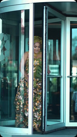 Toyin Abraham Instagram - Outfit tailored @ykarisfashion
Accessories & purse& shoe @tavinstoresbytiwabola
Video @judedrizzy_official
Makeup @bernards_magic