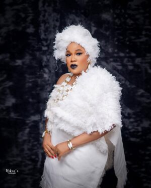 Toyin Abraham Instagram - IYALODE for LABAKE OLODODO💯 @iyaboojofespris congratulations once again sis, Labake Olododo is such an Amazing Movie and will be out in all cinemas from 28th of March🙏