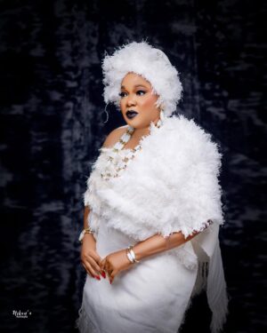 Toyin Abraham Instagram - IYALODE for LABAKE OLODODO💯 @iyaboojofespris congratulations once again sis, Labake Olododo is such an Amazing Movie and will be out in all cinemas from 28th of March🙏