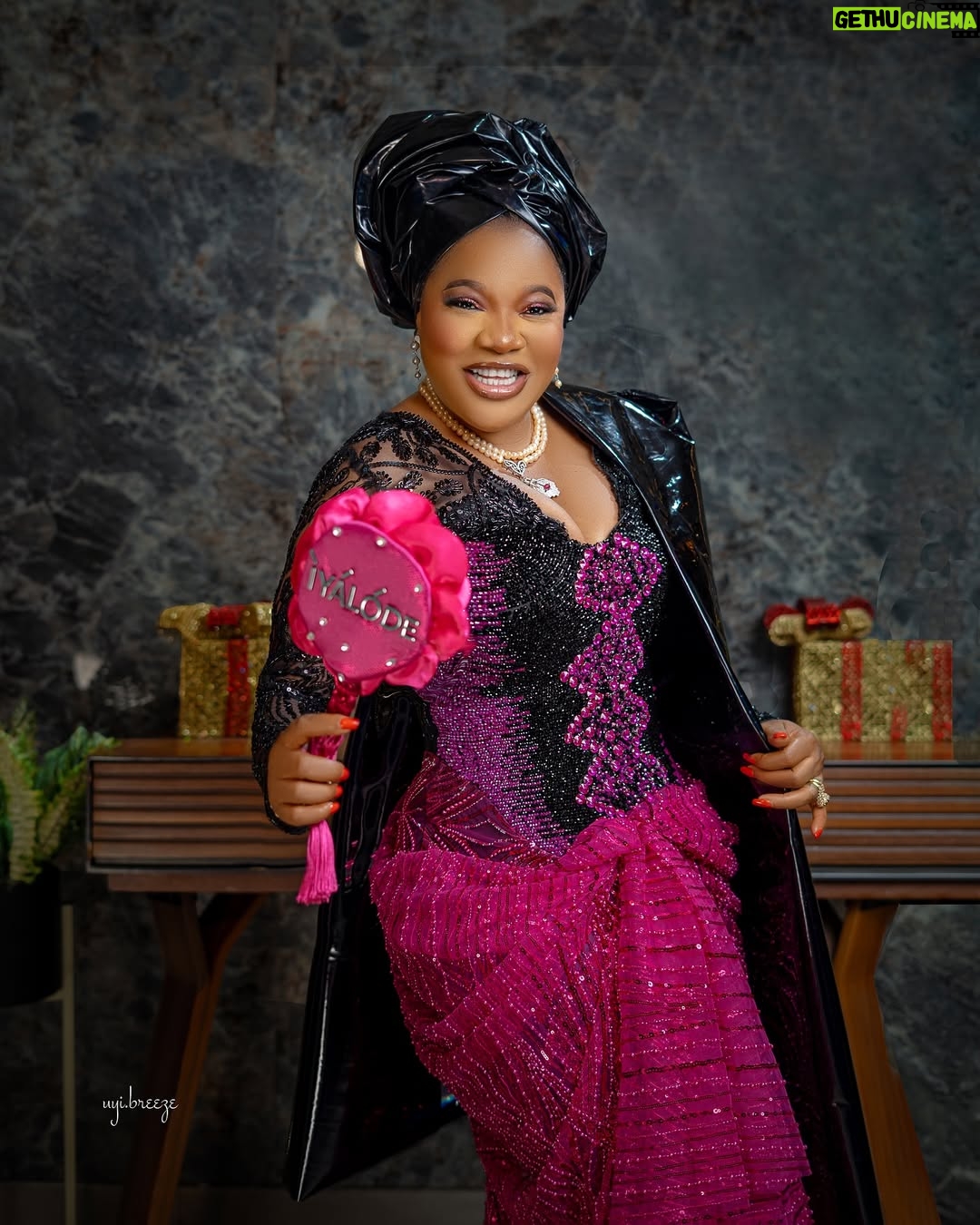 Toyin Abraham - 78.9K Likes - IYALODE in all cinemas💪💪
In my IYALODE era for my beautiful Aya femi @veekee_james happy birthday my darling 😘 ❤️ 
Outfit tailored @ykarisfashion
Makeup @anikesignatures 
Gele @gele_by_jerry 
Fabric & liquid gele @ewalagos.ng 
Beads @ordawyse_jewels 
Photocredit @uyi.breeze 
Content @jerry_shot_it