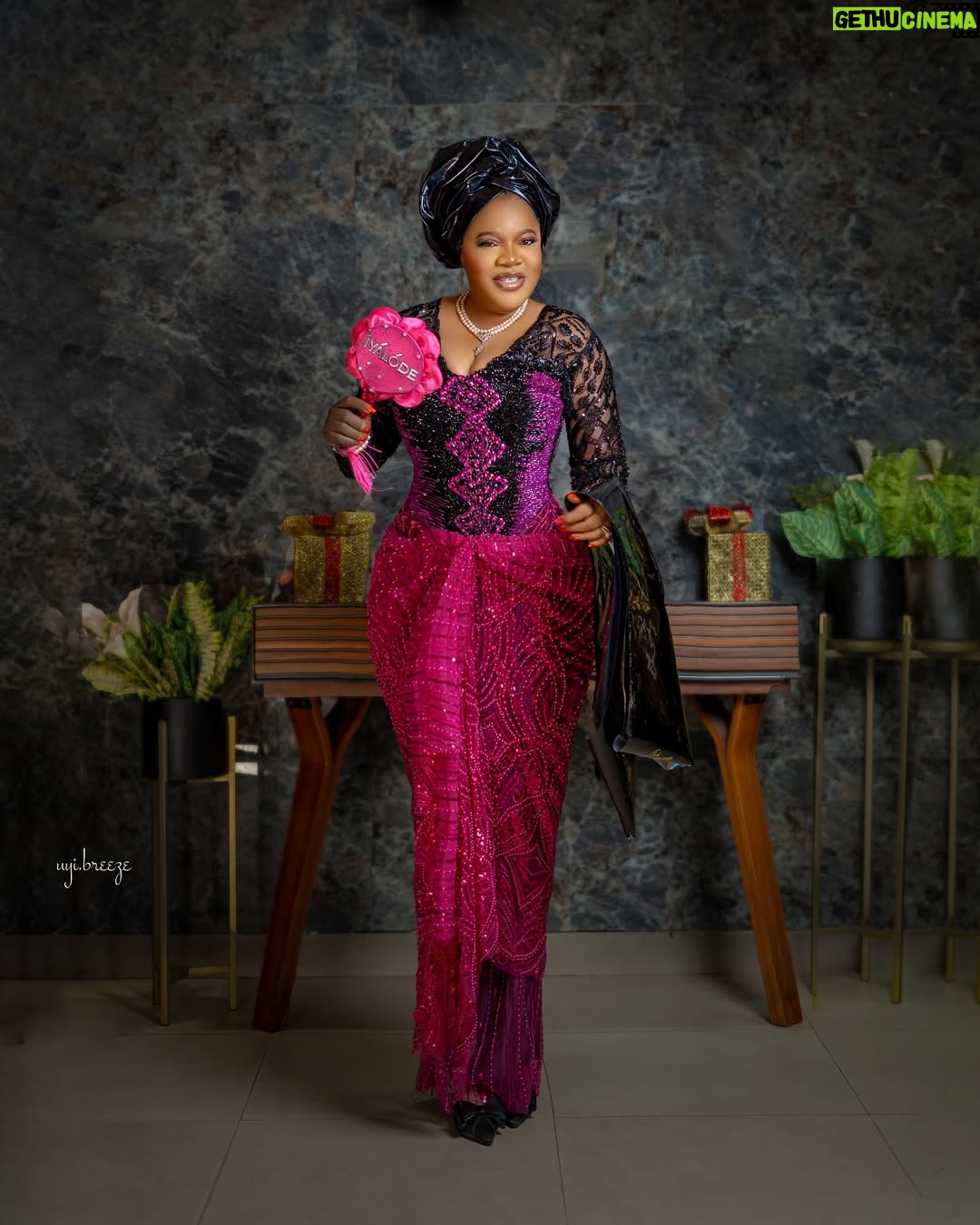 Toyin Abraham - 78.9K Likes - IYALODE in all cinemas💪💪
In my IYALODE era for my beautiful Aya femi @veekee_james happy birthday my darling 😘 ❤️ 
Outfit tailored @ykarisfashion
Makeup @anikesignatures 
Gele @gele_by_jerry 
Fabric & liquid gele @ewalagos.ng 
Beads @ordawyse_jewels 
Photocredit @uyi.breeze 
Content @jerry_shot_it