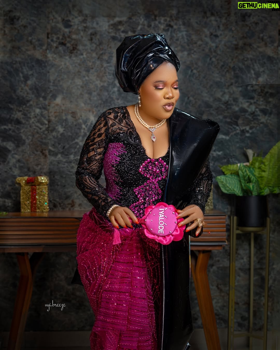 Toyin Abraham - 78.9K Likes - IYALODE in all cinemas💪💪
In my IYALODE era for my beautiful Aya femi @veekee_james happy birthday my darling 😘 ❤️ 
Outfit tailored @ykarisfashion
Makeup @anikesignatures 
Gele @gele_by_jerry 
Fabric & liquid gele @ewalagos.ng 
Beads @ordawyse_jewels 
Photocredit @uyi.breeze 
Content @jerry_shot_it