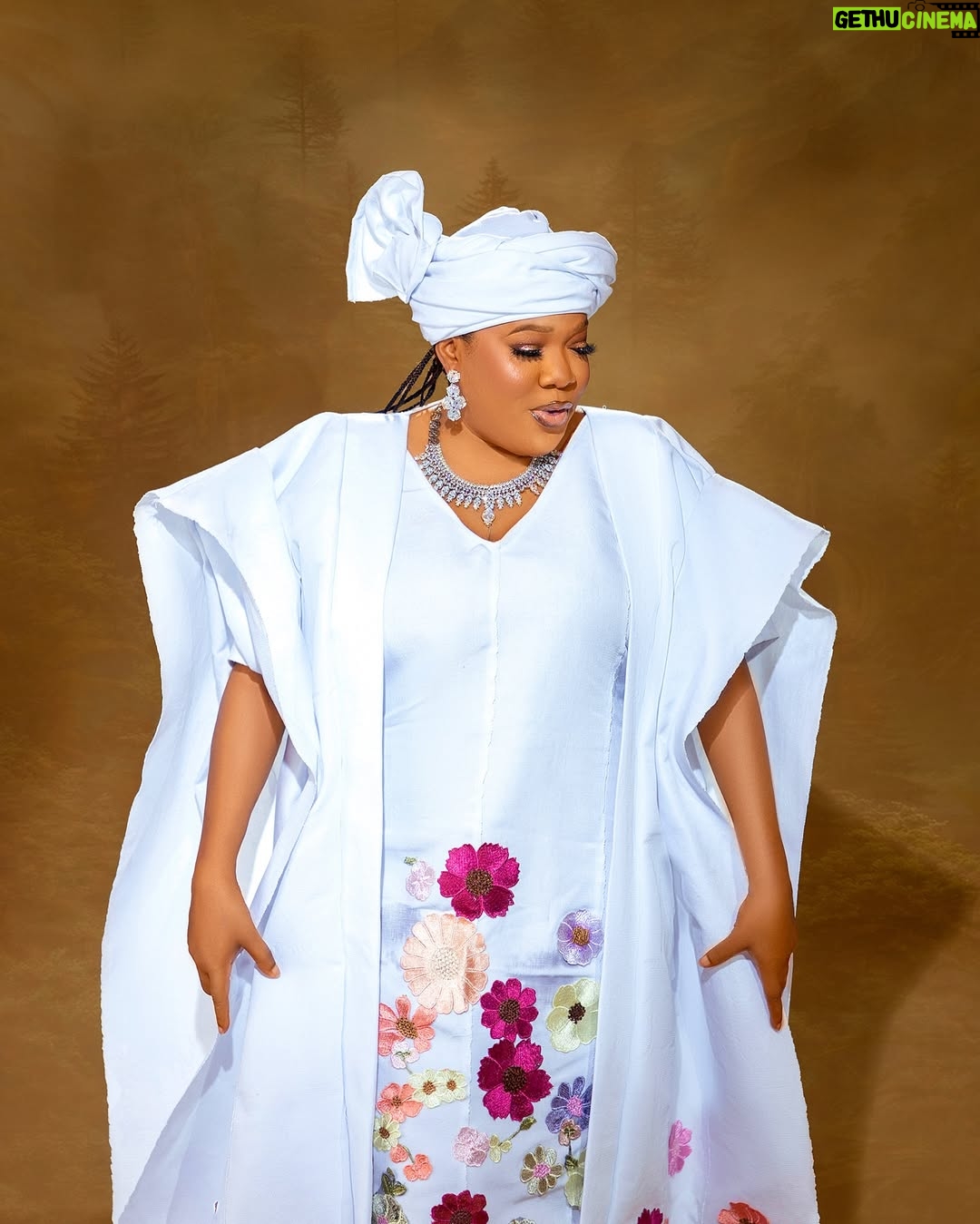 Toyin Abraham - 74.7K Likes - OLORUN ELEDUMARE 🙏🙏🙏IYALODE is coming 6th of June🙏🙏

Outfit @douzngrace_collection 🔥🔥

Mua @lavish_tobbie 

Jewelry @rishaa_haven 

GELE stylist @abydouz_gele 

Content creator @jerry_shot_it
Photographer @jubrilperspective