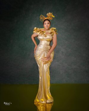Toyin Abraham Instagram - Outfit tailored @ykarisfashion
Accessories & purse& shoe @tavinstoresbytiwabola
Makeup @bernards_magic
Hair stylist @ghair_luxe
Photo @nikankonxeptsstudios