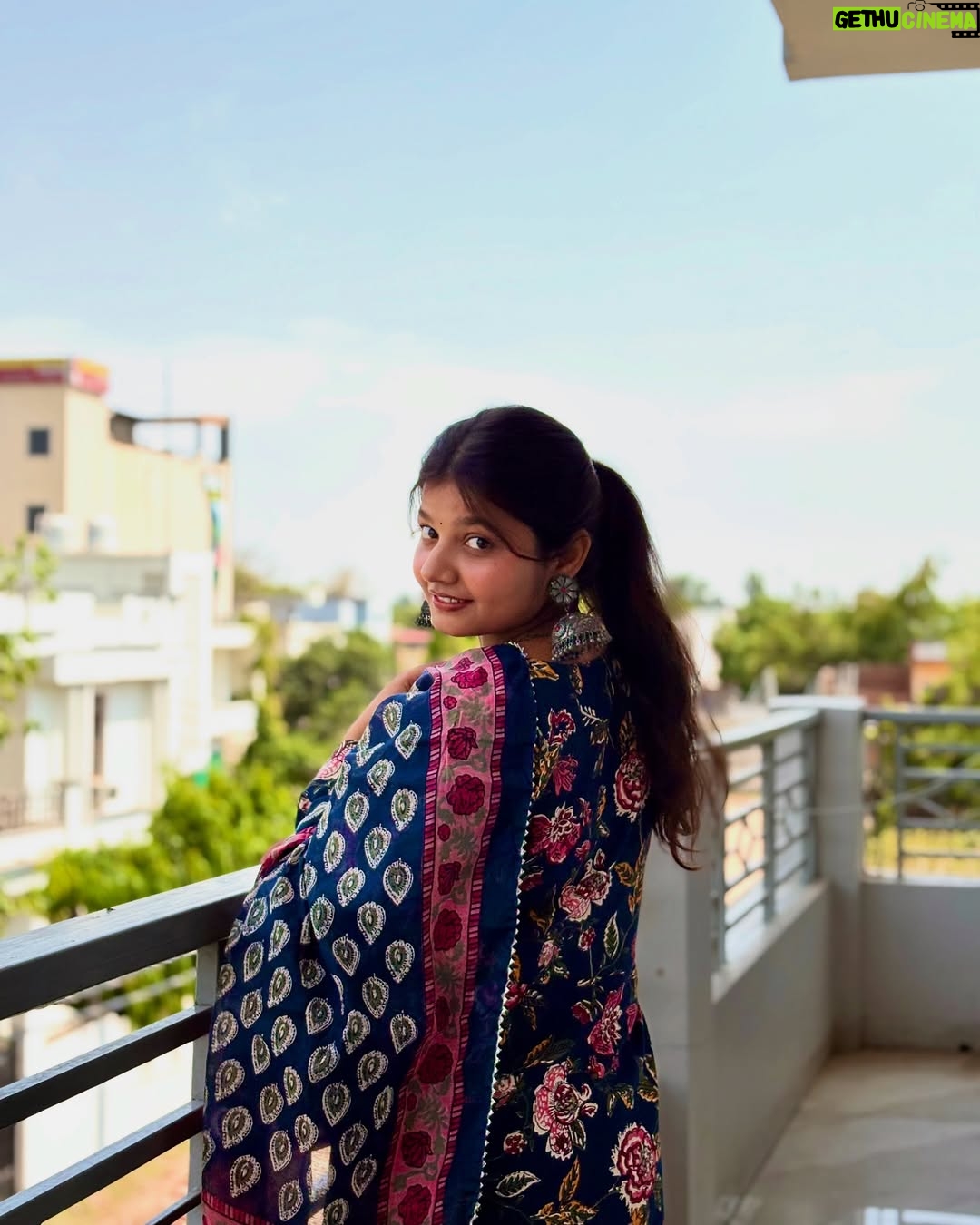 Trapti Gupta - 53.4K Likes - Tenu suit suit krda..😍