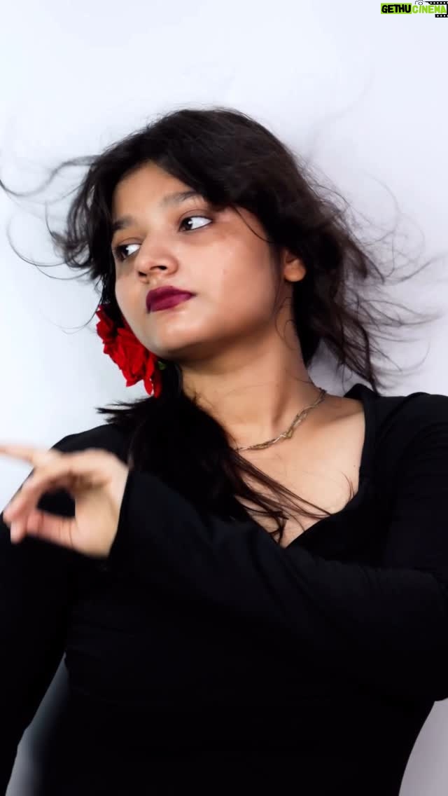 Trapti Gupta - 203.5K Likes - Udi mile ankhon se..🥀

Comment for link🔗 for dress
