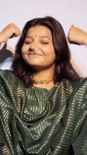 Trapti Gupta Instagram - Heroine mujhe bna de dena😍