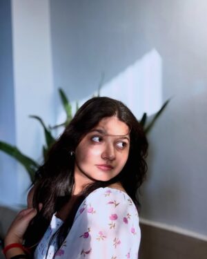 Trapti Gupta Instagram - Mere khyalon ki malikaa.🌸🌸🧡💕