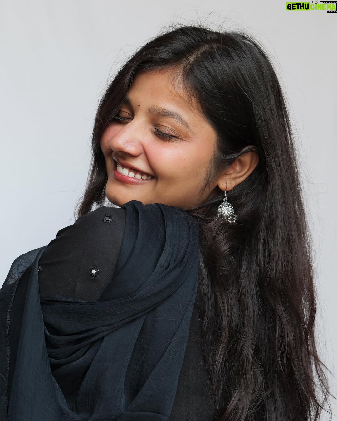 Trapti Gupta - 33.4K Likes - 🖤