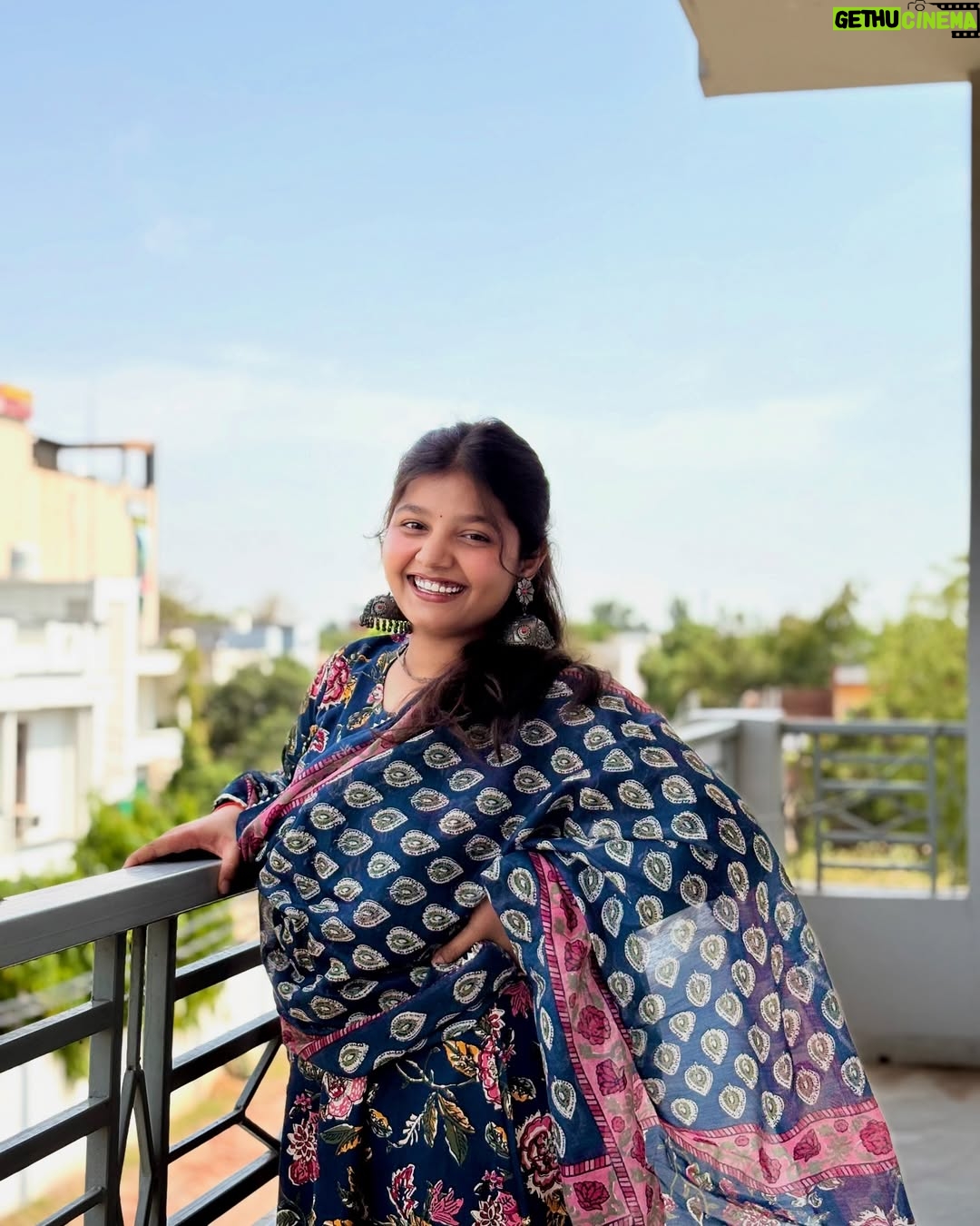 Trapti Gupta - 53.4K Likes - Tenu suit suit krda..😍