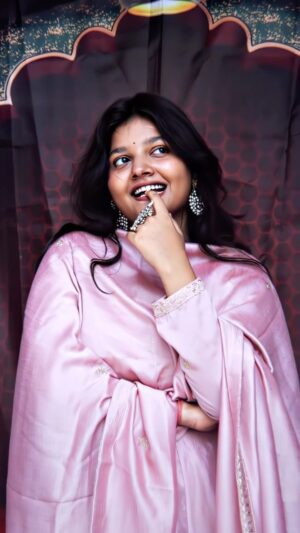 Trapti Gupta Instagram - Rabba mai to mar gya oye.🤭

Comment for link 🔗