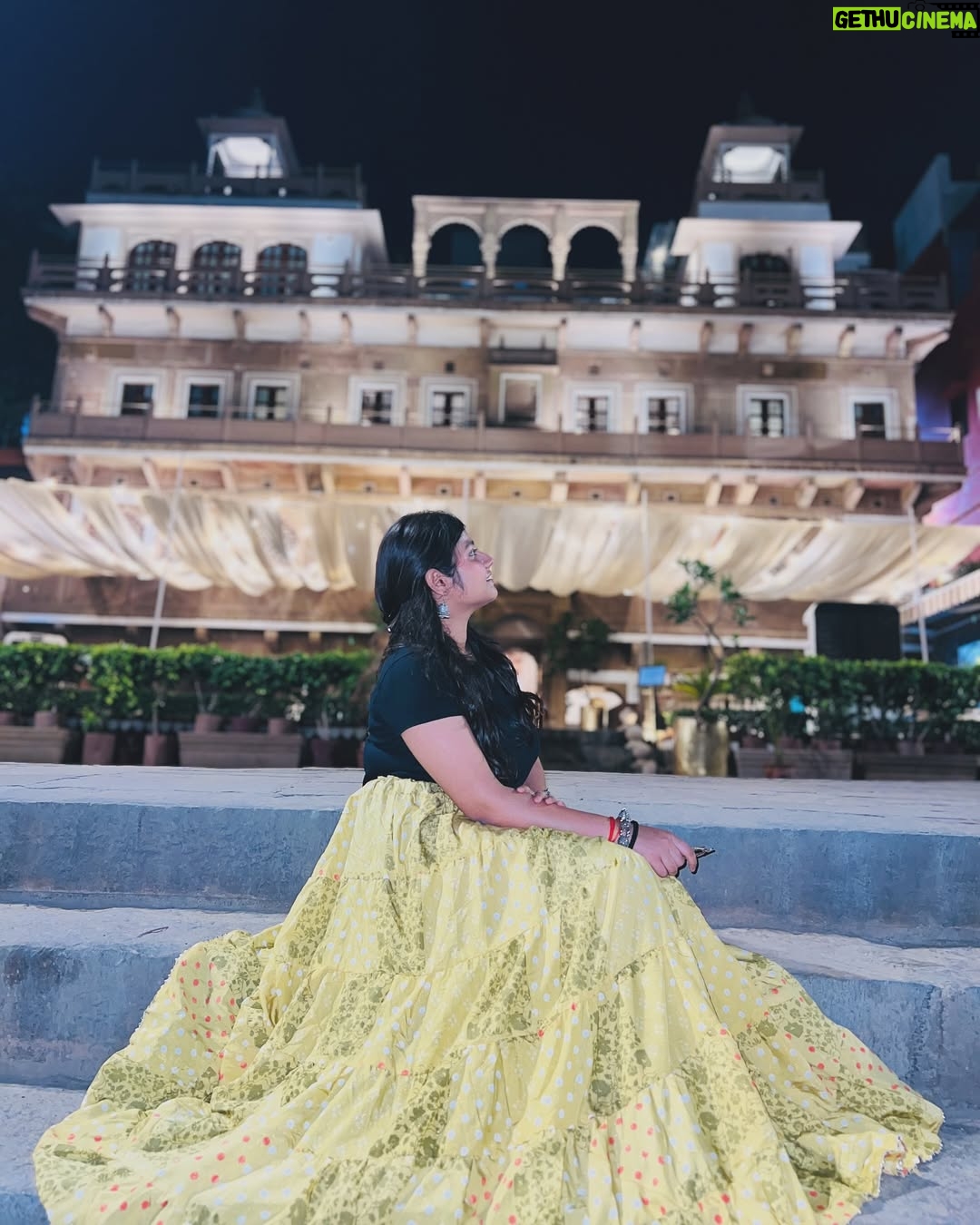 Trapti Gupta - 29.5K Likes - Kaisi pheli zindgani.😍