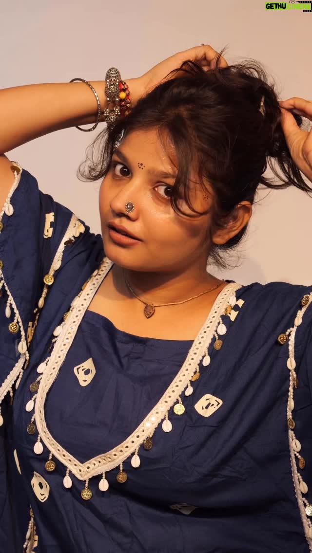 Trapti Gupta - 66.2K Likes - Dil ki ye goli chli naino ki bandook se..😍