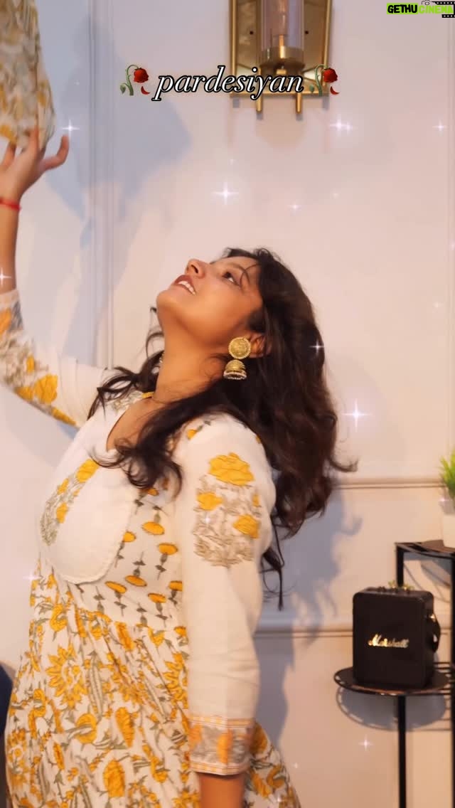 Trapti Gupta - 37.2K Likes - Pardesiyannn..💕

Comment for link 🔗 for outfit.😍