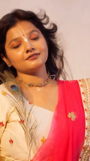 Trapti Gupta Instagram - Happy Janmashtami..🥰❤️

#krishna#janmashtamispecial #trendingnow #viral#transition