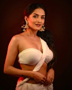 Trishaa Kamlakar Most Liked Photos and Posts
