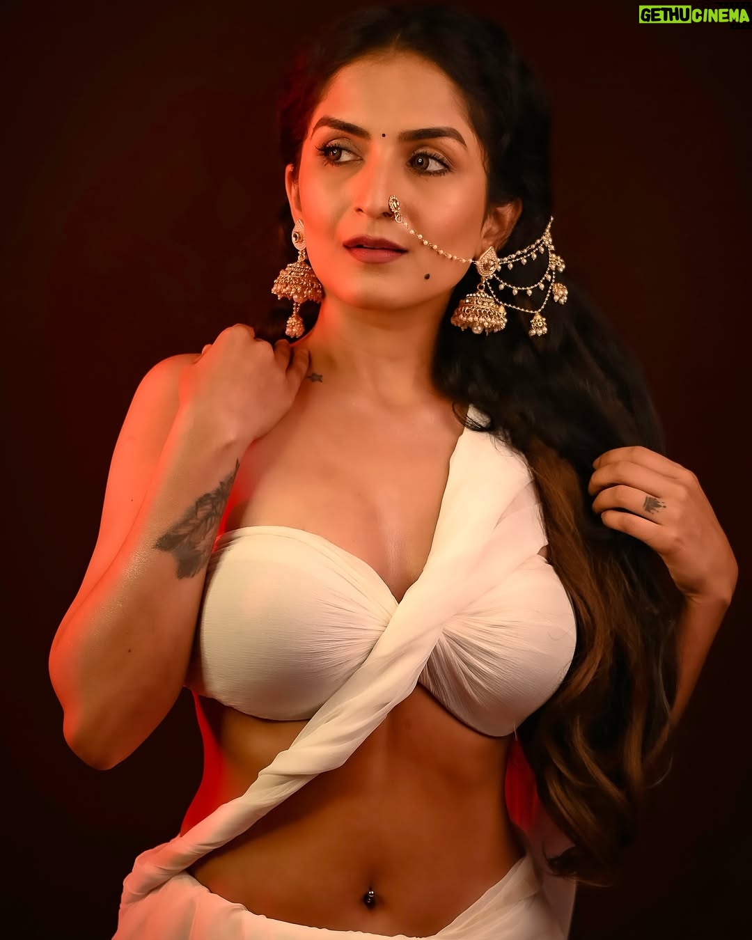 Trishaa Kamlakar - 7.1K Likes - 🕊️🤍

Mua @muas_nehal_gandhi 
Pc @shubhammane_portraits

#picoftheday #fyp #explorepage #photogram #foryoupage #sareelook #lookbook #lovtrishaa