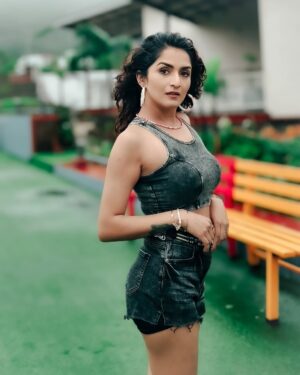 Trishaa Kamlakar Instagram - Monsoon Magic ✨ 

Pc @yes_im_ab_ 

#rainyday #monsoon #nature #picofthday #instagood #maharashtra #satara #kaaspathar #Lovtrishaa