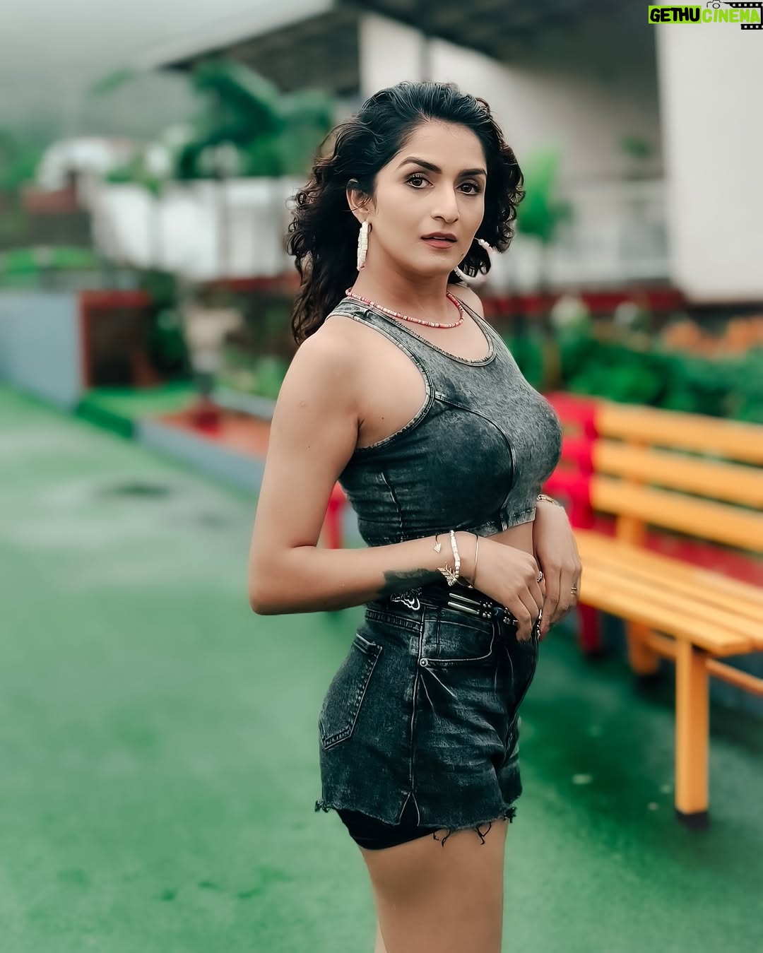 Trishaa Kamlakar - 3 Likes - Monsoon Magic ✨ 

Pc @yes_im_ab_ 

#rainyday #monsoon #nature #picofthday #instagood #maharashtra #satara #kaaspathar #Lovtrishaa