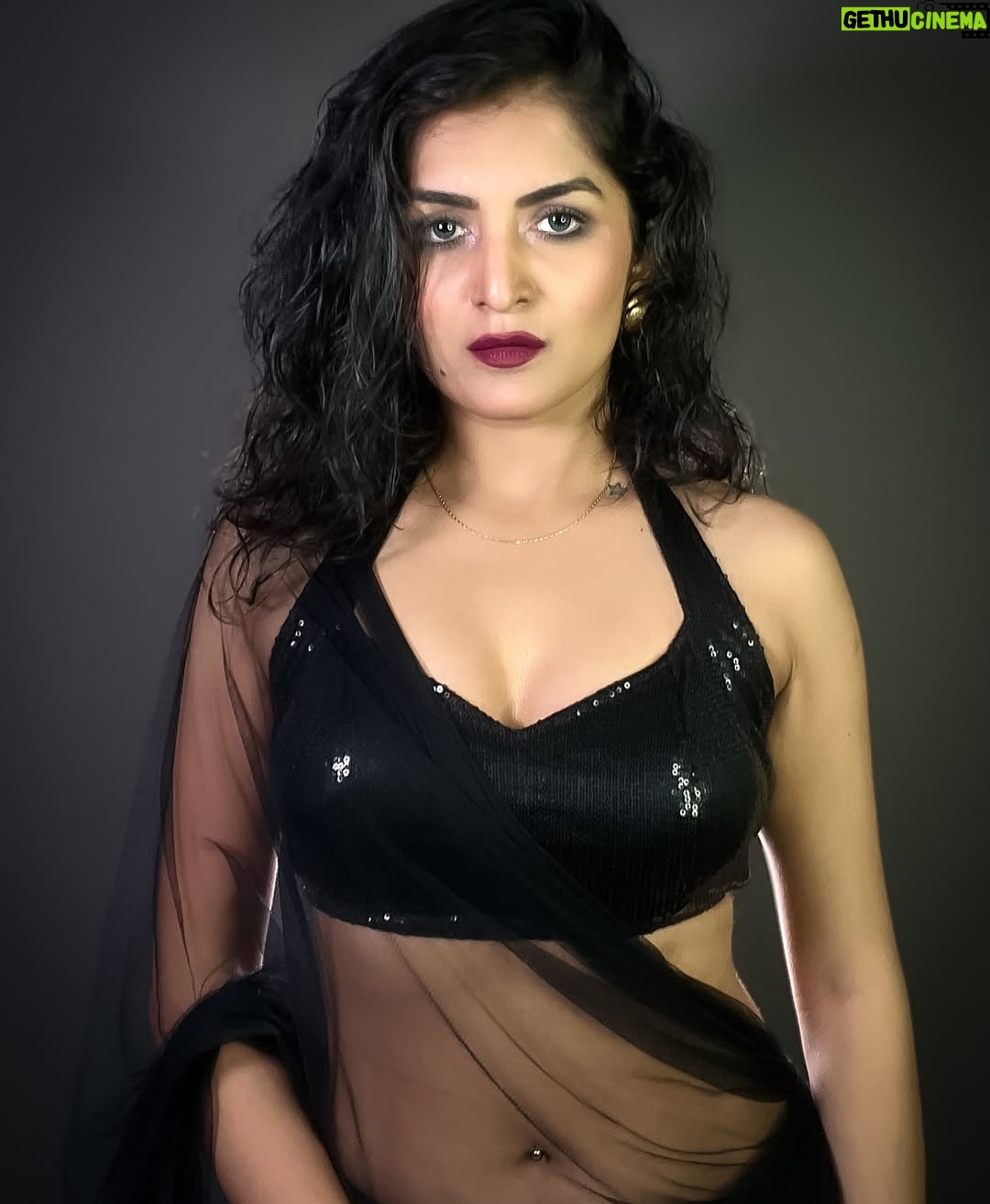 Trishaa Kamlakar - 2.8K Likes - 🖤 

#fyp #explorepage #Lovtrishaa