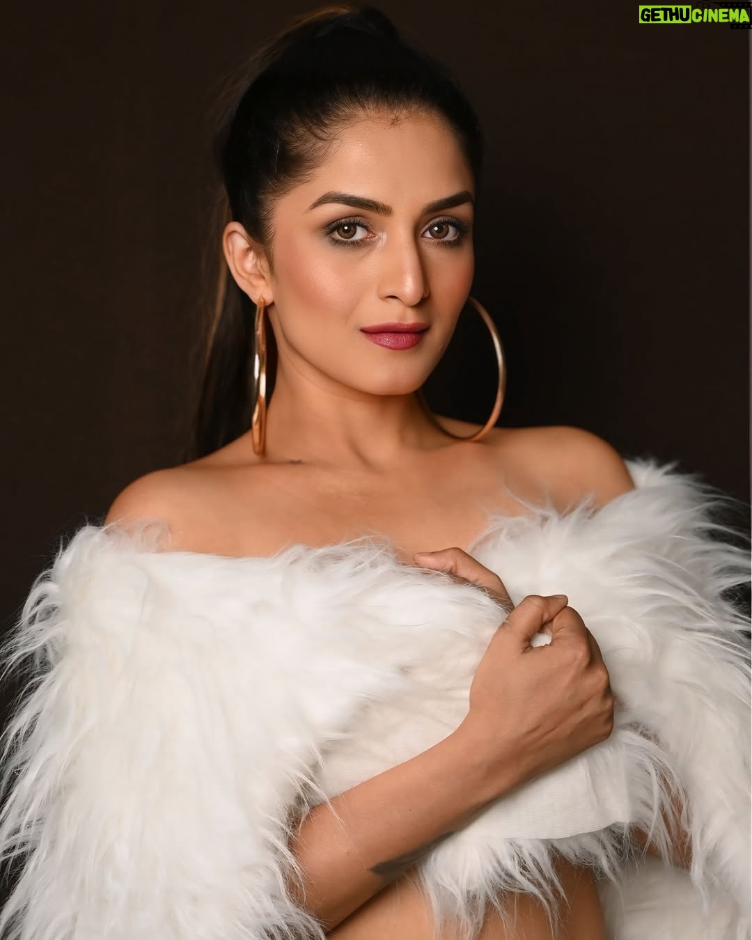 Trishaa Kamlakar - 3 Likes - हसीन दिलरुबा 🥀 

Pc @shubhammane_portraits 

#fyp #explorepage #photogrid #postoftheday #Lovtrishaa #retro #lookbook #photooftheday #ootdfashion #ootd