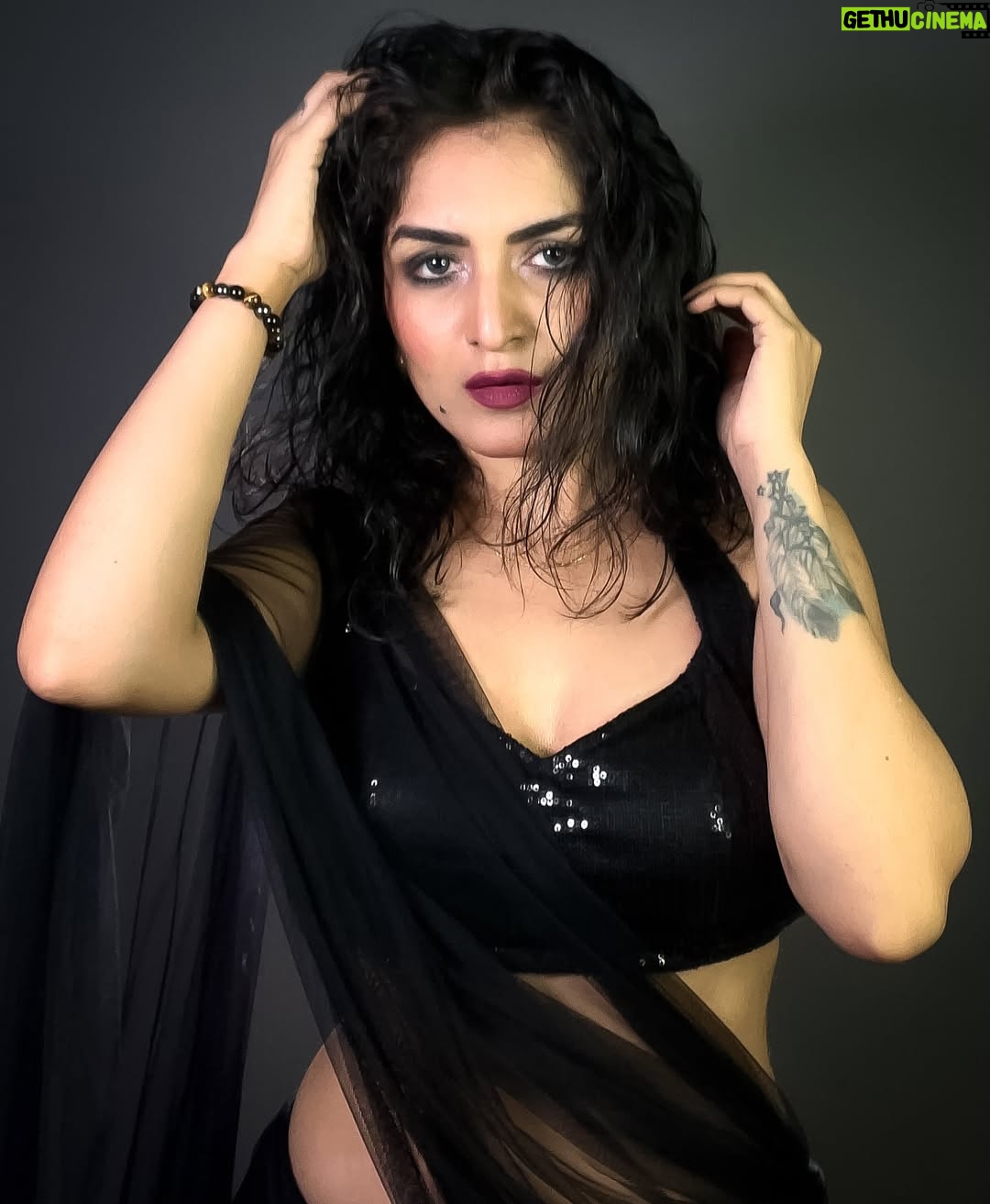 Trishaa Kamlakar - 2.8K Likes - 🖤 

#fyp #explorepage #Lovtrishaa