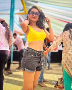 Trishaa Kamlakar Instagram - 🤍🩵🤎💜HAPPY HOLI💚💛🧡🩷 

Pc @jd.jayesh 

#holi2025 #happyholi #holipost #colours #vibes #postoftheday #Lovtrishaa